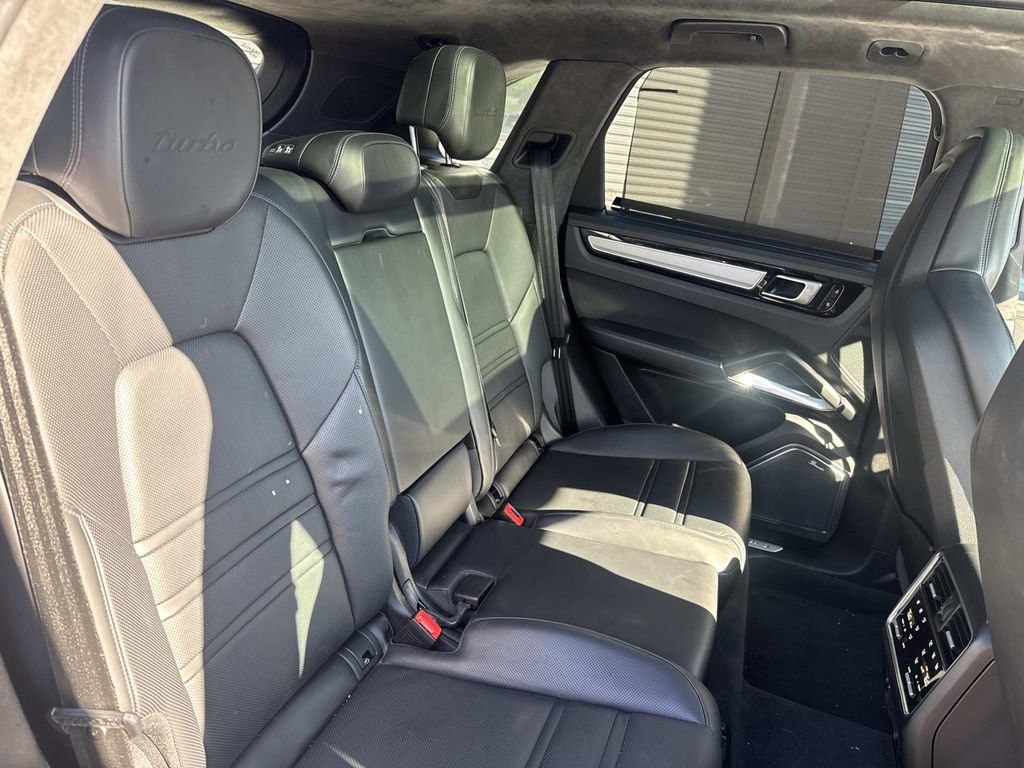 Used 2021 Porsche Cayenne Turbo image 14