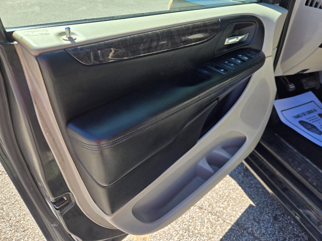 Used 2011 Dodge Grand Caravan Mainstreet w/ PWR Convenience Group FWD image 18