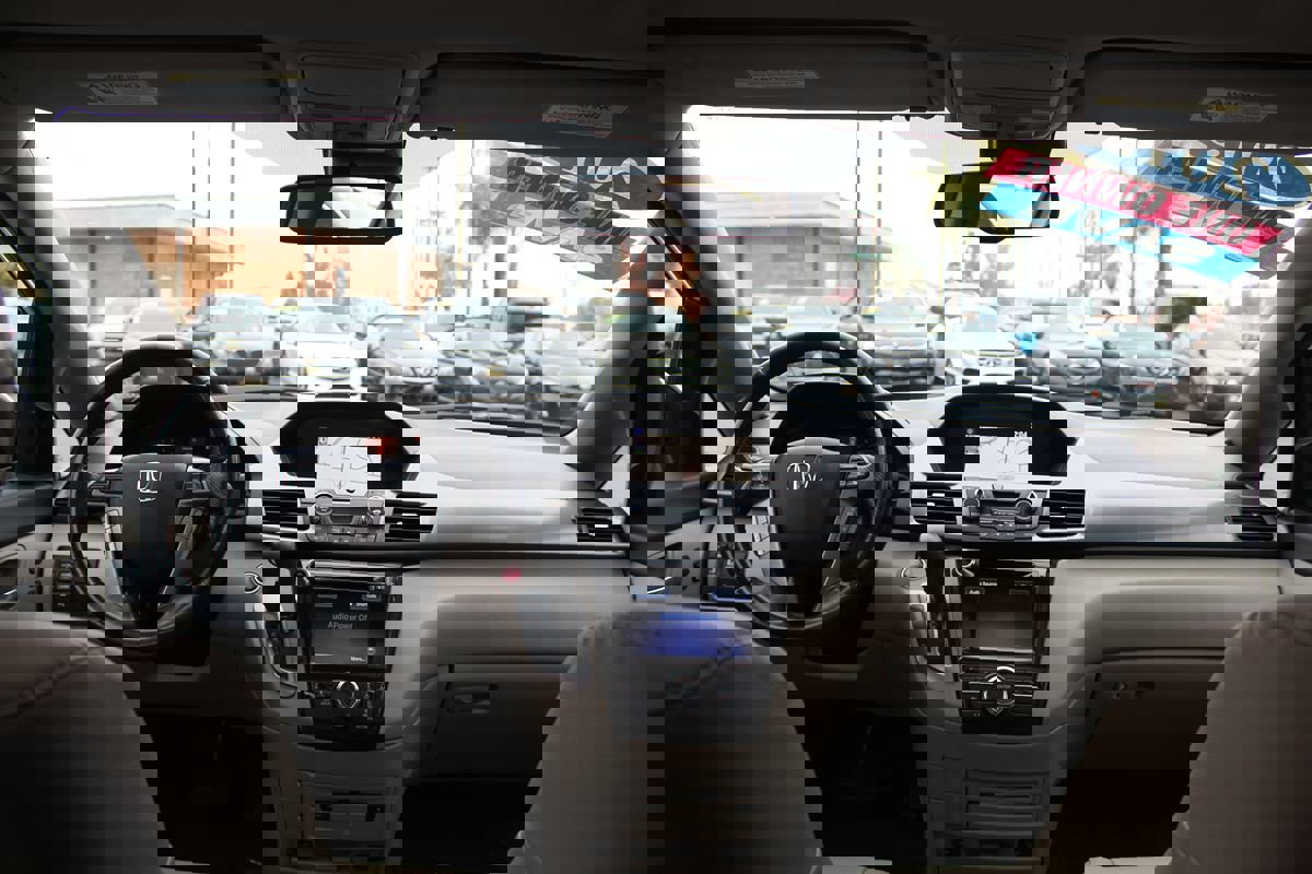 Used 2015 Honda Odyssey Touring Elite image 27