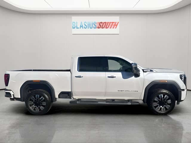 Used 2024 GMC Sierra 3500 Denali w/ Denali Reserve Package AWD/4WD image 2
