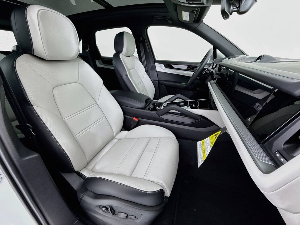 New 2026 Porsche Cayenne AWD/4WD image 30