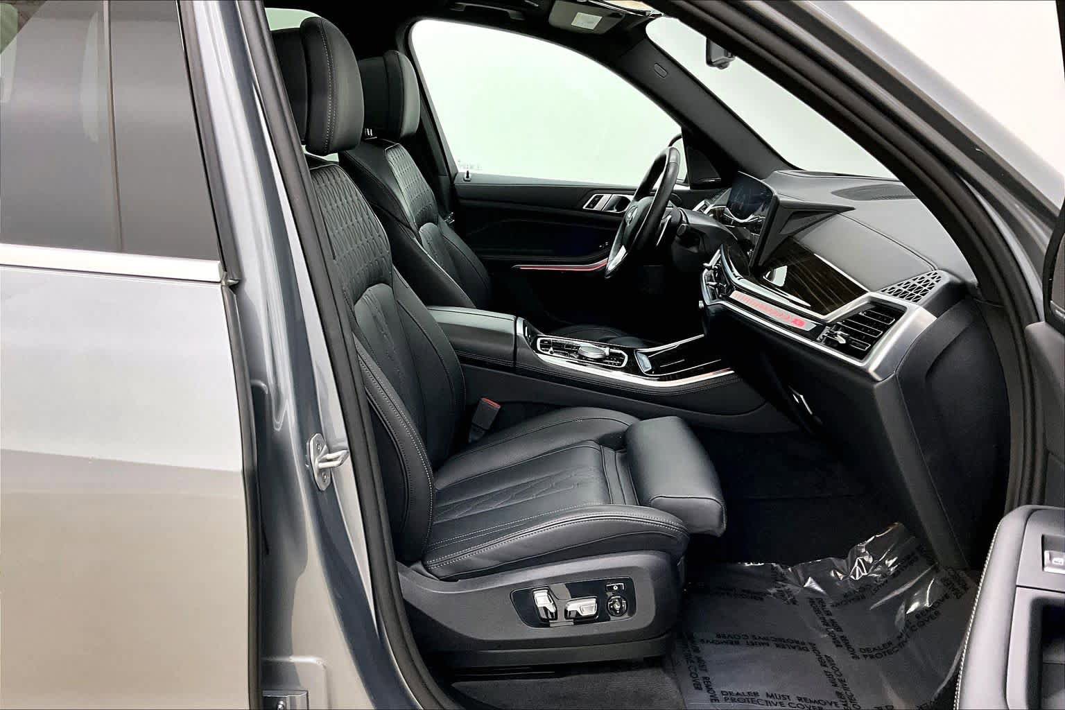 Used 2025 BMW X5 xDrive50e AWD/4WD image 9