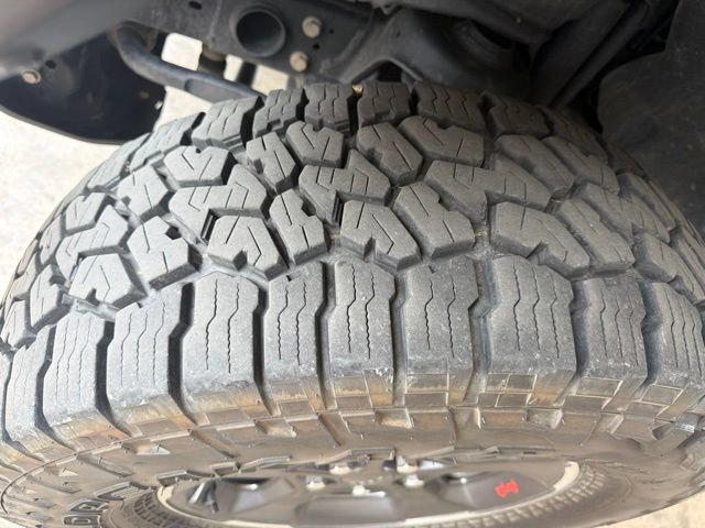 Used 2023 Jeep Gladiator Rubicon w/ LED Lighting Group AWD/4WD image 9