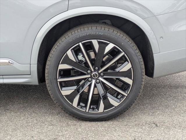 New 2026 Volvo XC90 B5 Plus w/ Protection Package image 6
