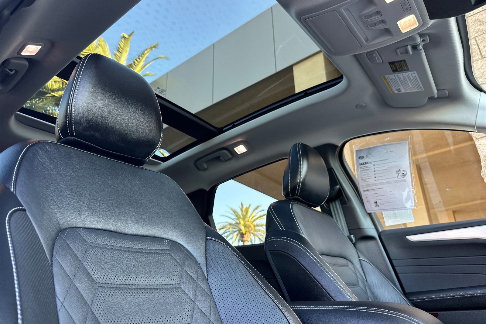 Used 2024 Ford Escape SE w/ PHEV Premium Package image 18