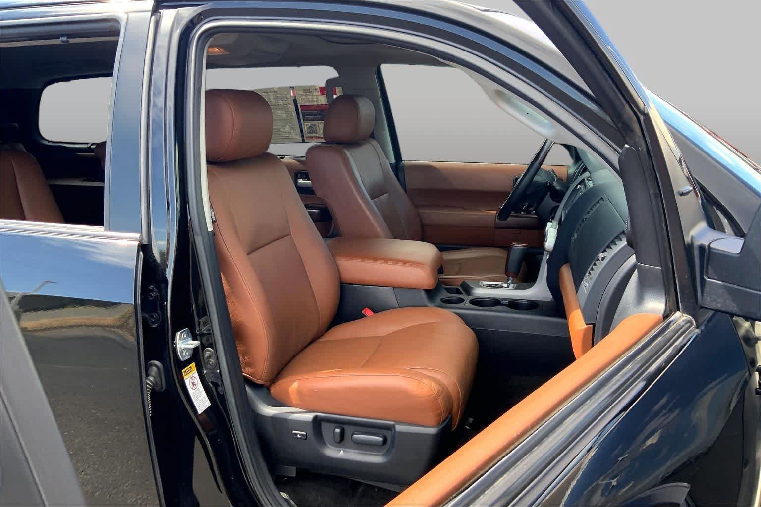 Used 2014 Toyota Sequoia Platinum AWD/4WD image 9