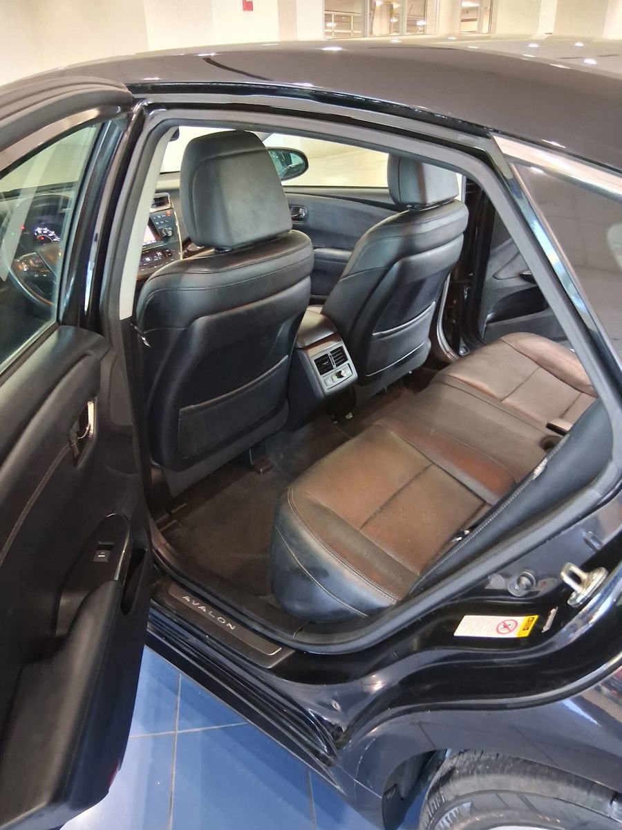 Used 2013 Toyota Avalon Limited image 18