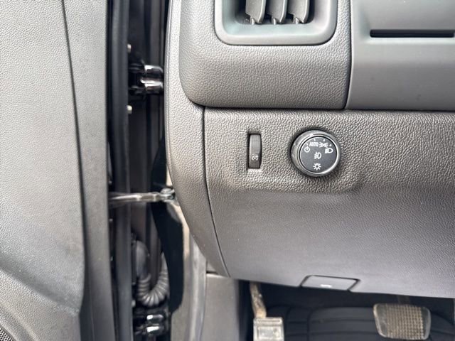 Used 2022 Chevrolet Colorado LT w/ Redline Special Edition image 19