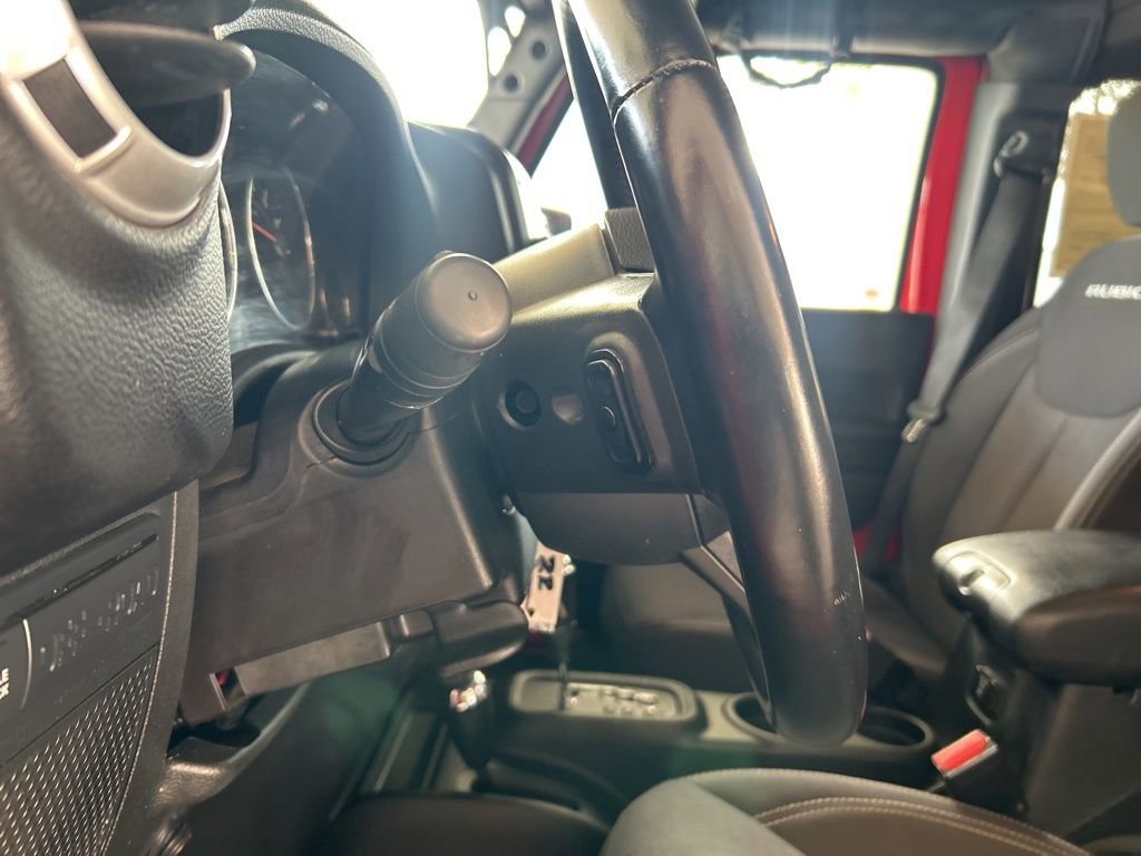 Used 2014 Jeep Wrangler Unlimited Rubicon image 43