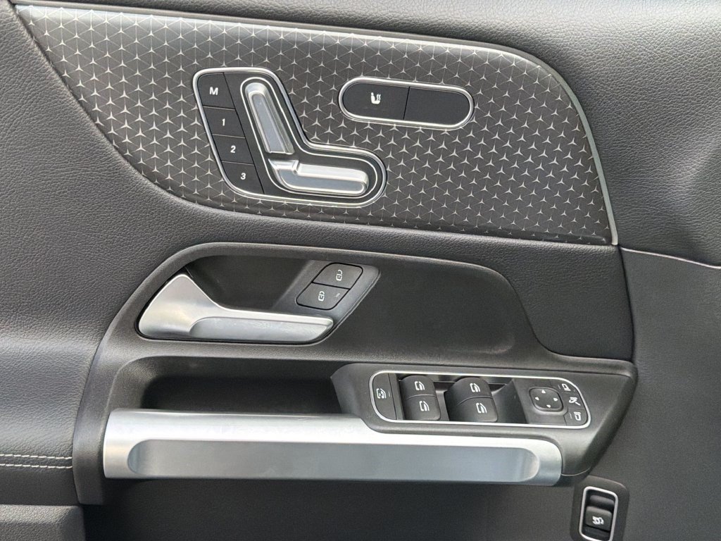Certified 2025 Mercedes-Benz GLB 250 image 24