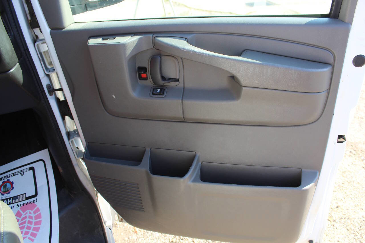 Used 2013 Chevrolet Express 3500 LT w/ LT Preferred Equipment Group image 25