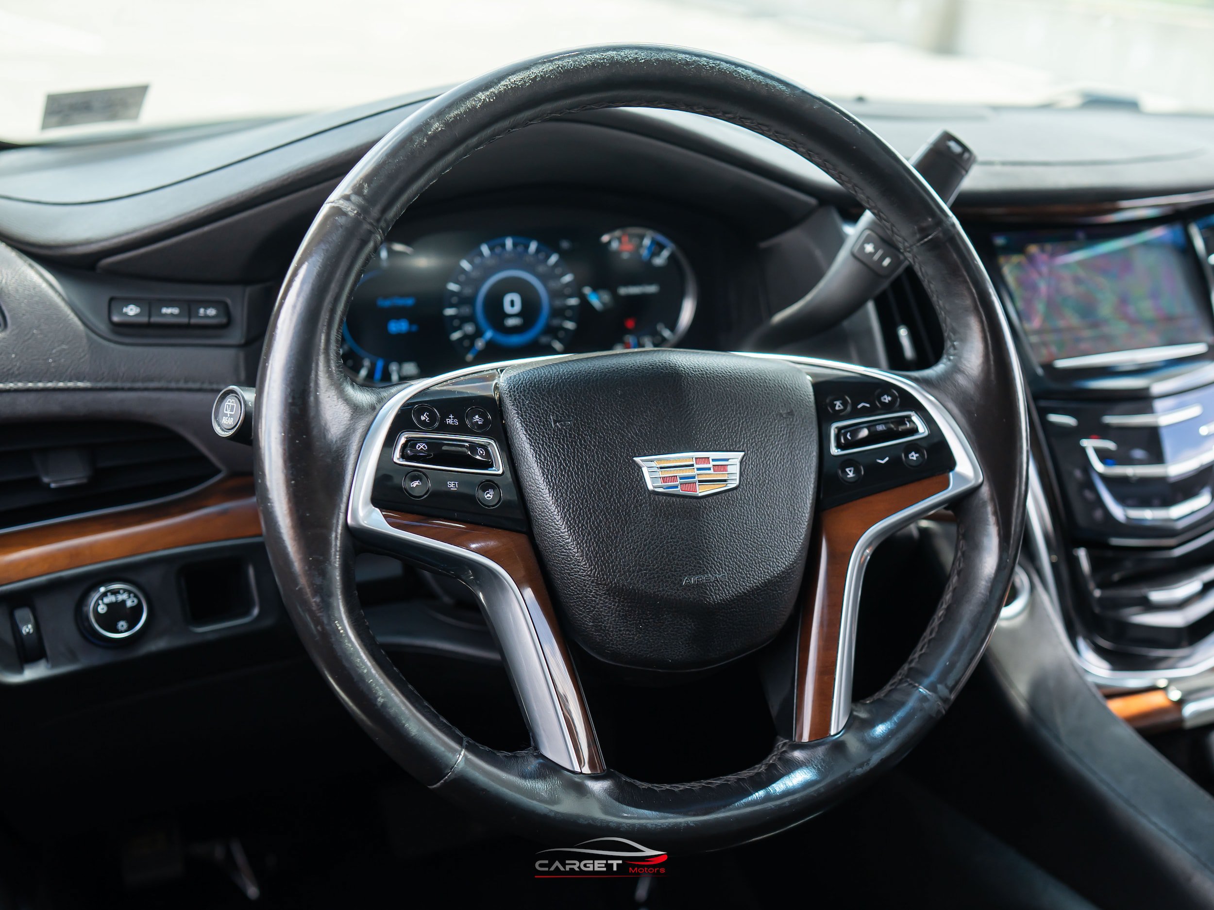 Used 2018 Cadillac Escalade ESV Luxury RWD image 24