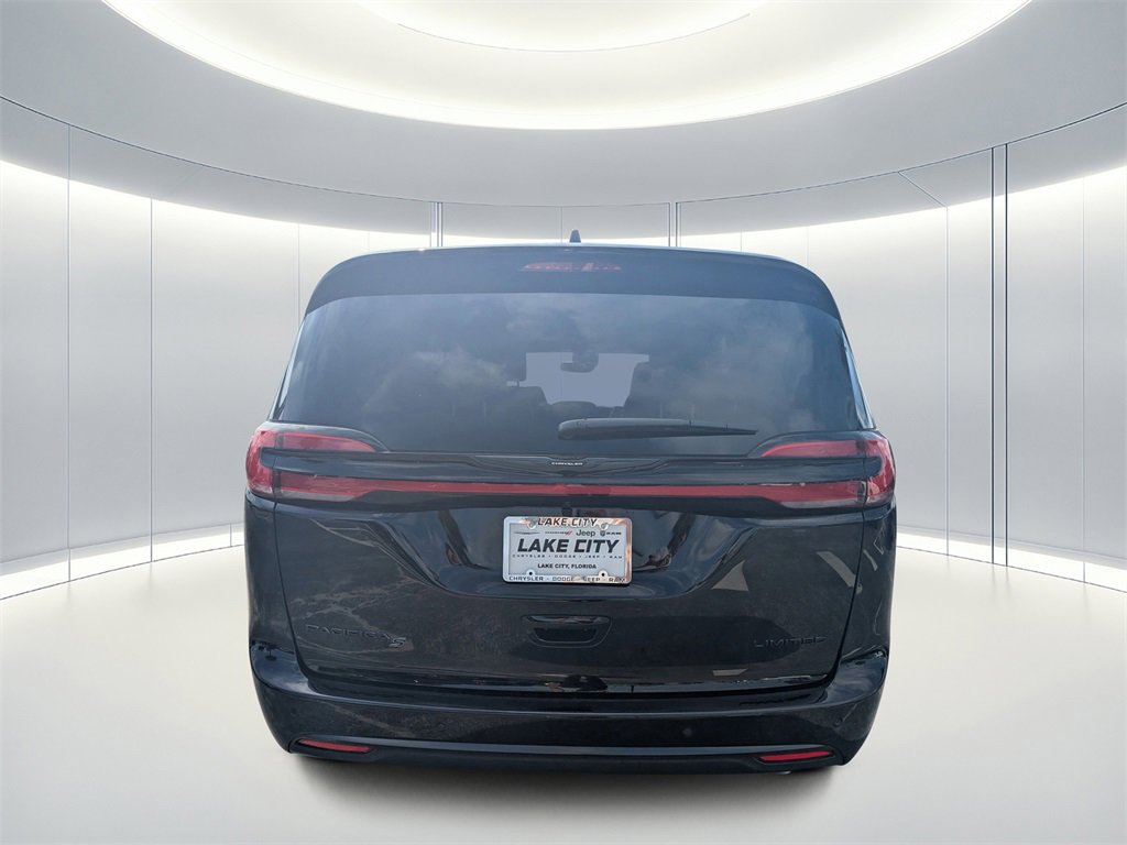 New 2026 Chrysler Pacifica Limited image 5
