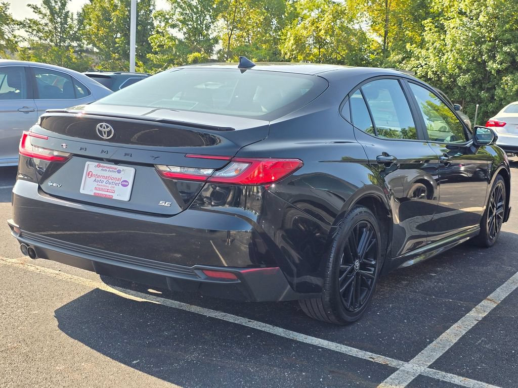 Used 2025 Toyota Camry SE FWD image 8