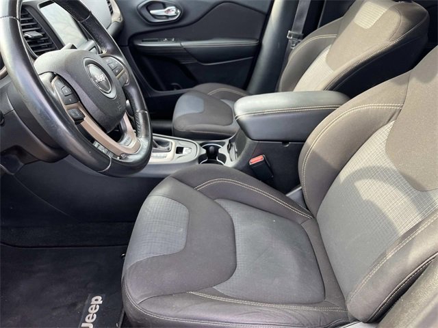 Certified 2016 Jeep Cherokee Latitude w/ Comfort/Convenience Group image 28