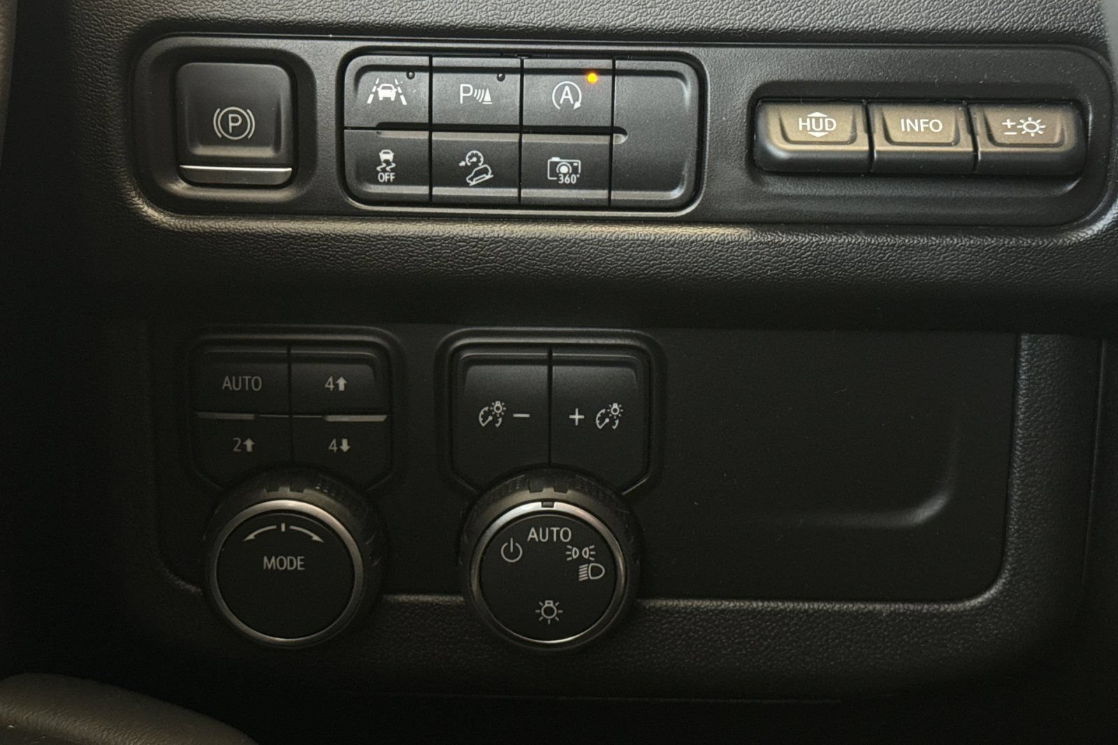 Used 2023 Chevrolet Tahoe High Country AWD/4WD image 32