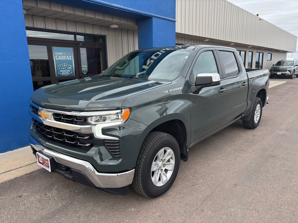 Used 2025 Chevrolet Silverado 1500 LT image 2