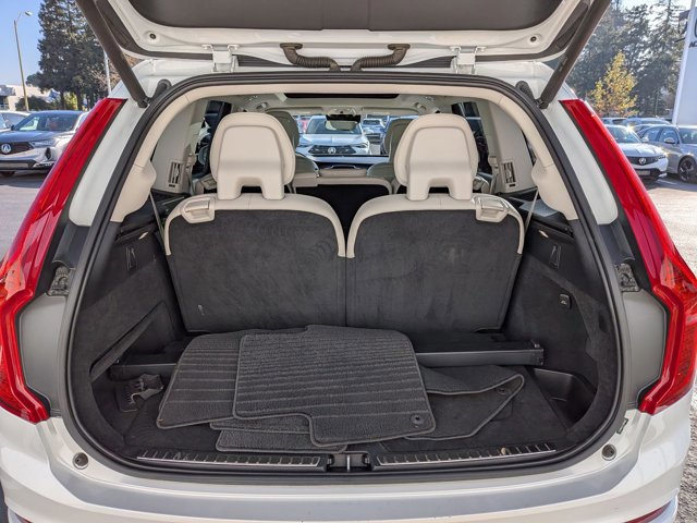 Used 2018 Volvo XC90 T5 Momentum w/ Convenience Package image 6