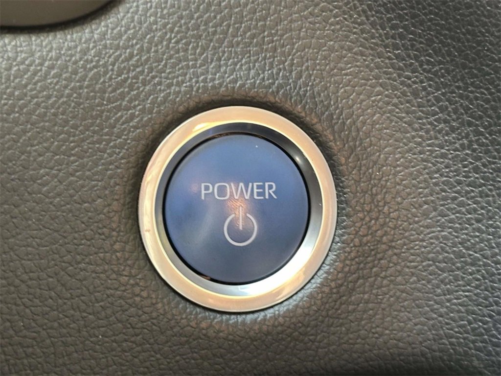 Used 2024 Toyota Tundra Limited image 8