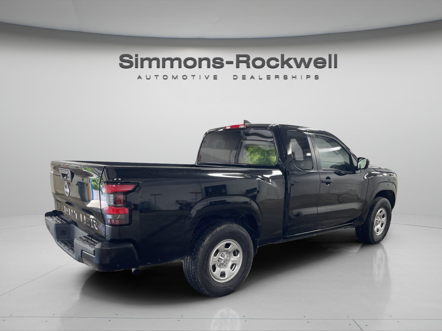 Used 2022 Nissan Frontier S RWD image 5