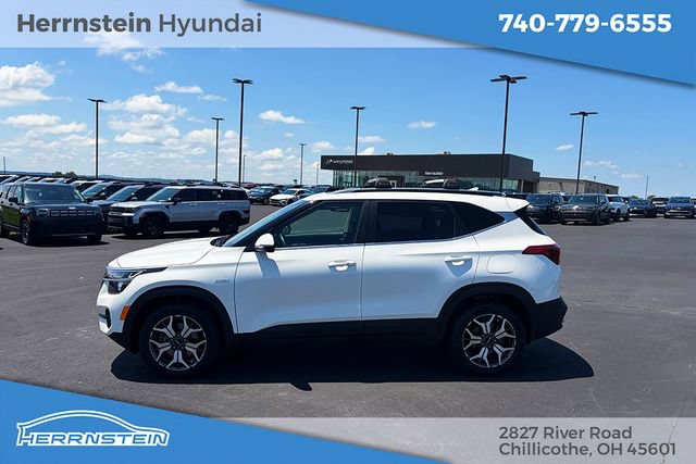 Used 2023 Kia Seltos EX AWD/4WD image 4