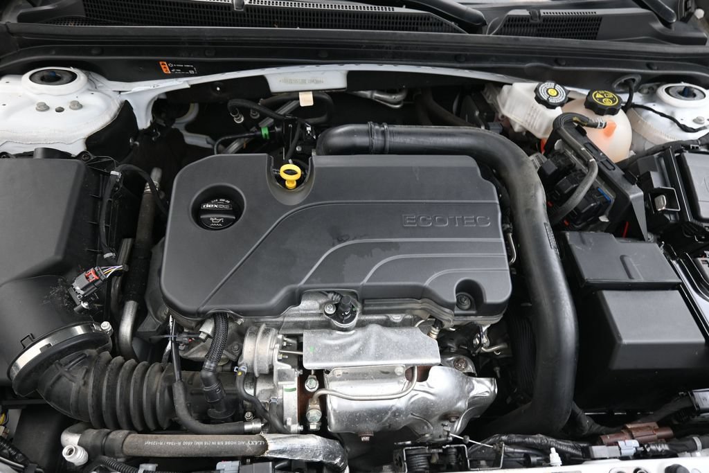 Used 2024 Chevrolet Malibu LT FWD image 16