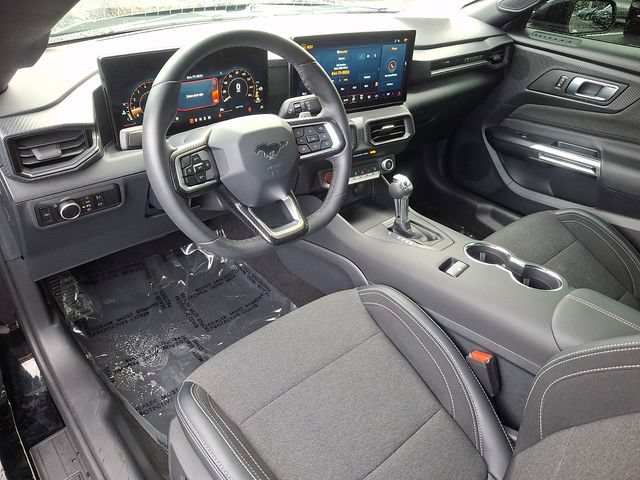 Used 2025 Ford Mustang GT RWD image 14