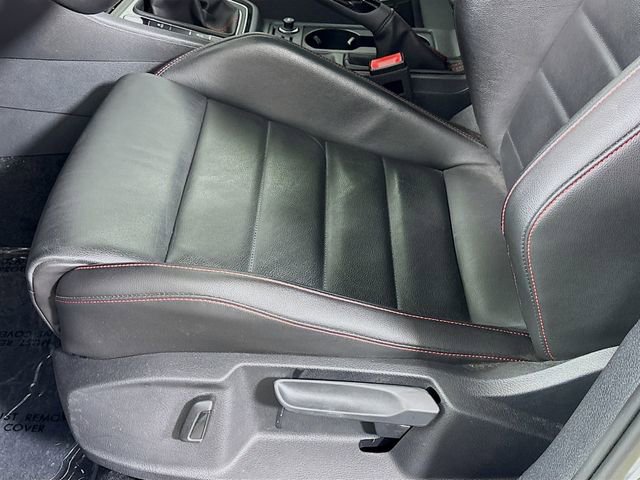 Used 2020 Volkswagen GTI SE image 18