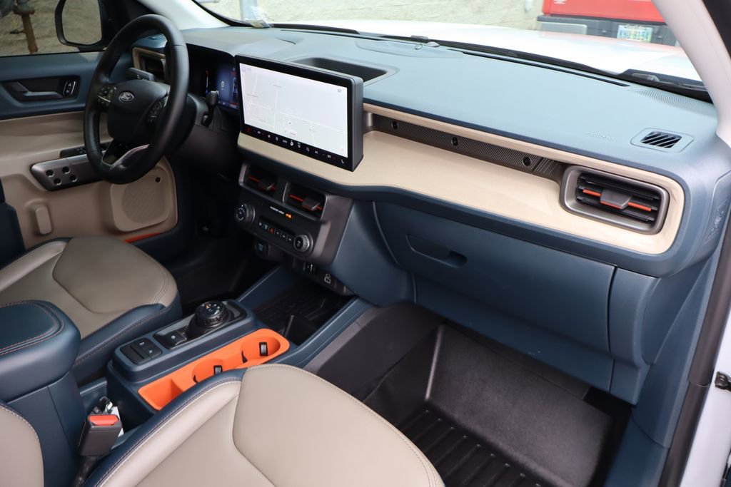 Used 2025 Ford Maverick Lariat image 31
