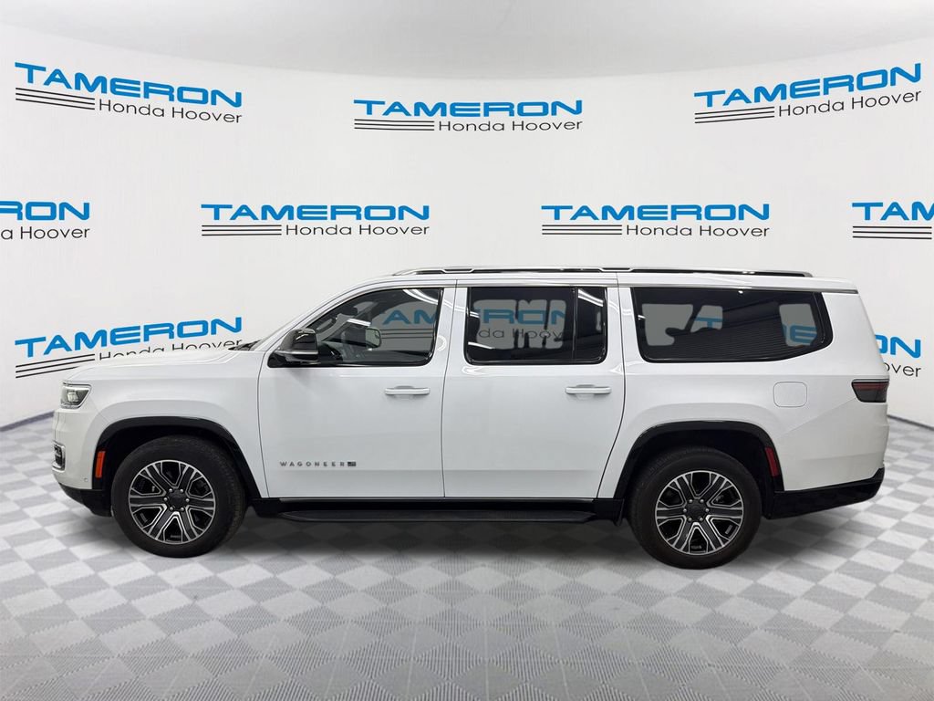 Used 2024 Jeep Wagoneer L Series II w/ Flexible Seating Group RWD image 2