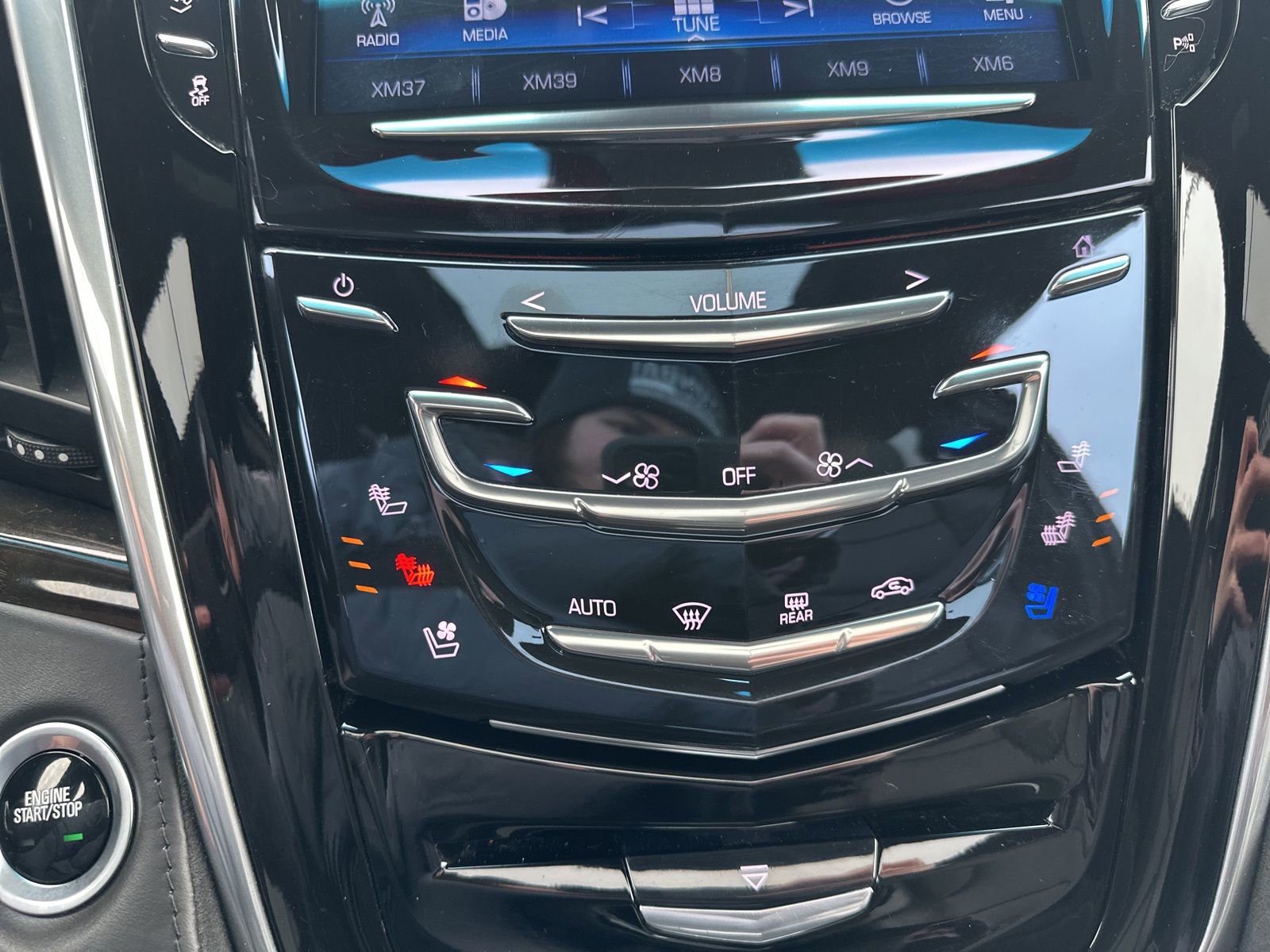 Used 2020 Cadillac Escalade ESV Platinum AWD/4WD image 57
