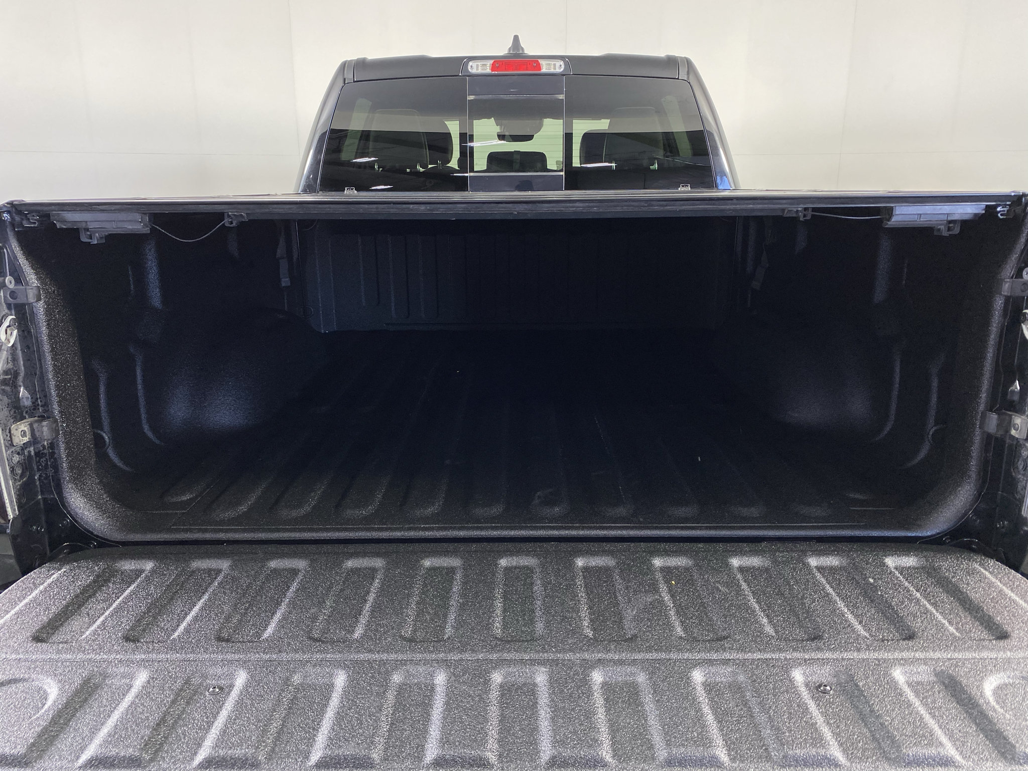 Used 2023 RAM 1500 Laramie AWD/4WD image 10