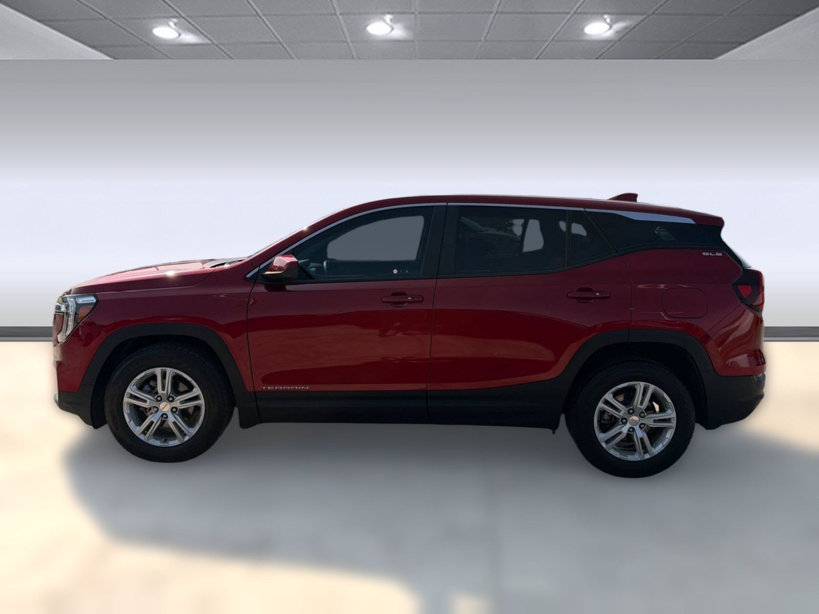 Used 2022 GMC Terrain SLE FWD image 2