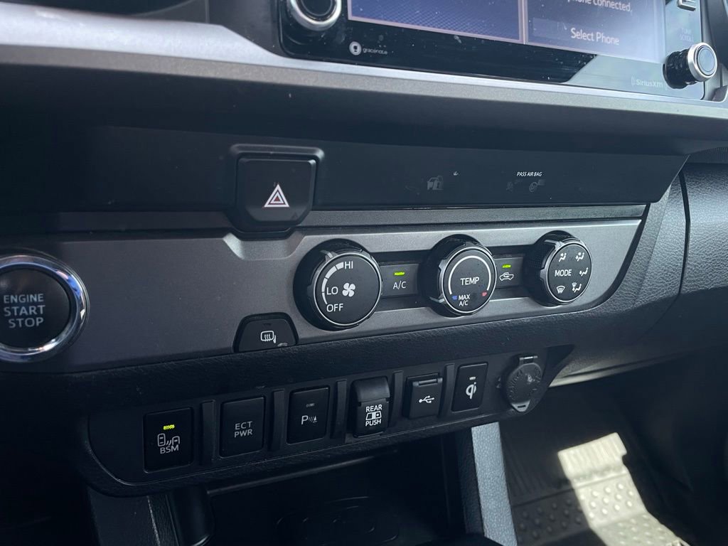 Used 2020 Toyota Tacoma TRD Sport w/ Technology Package image 18