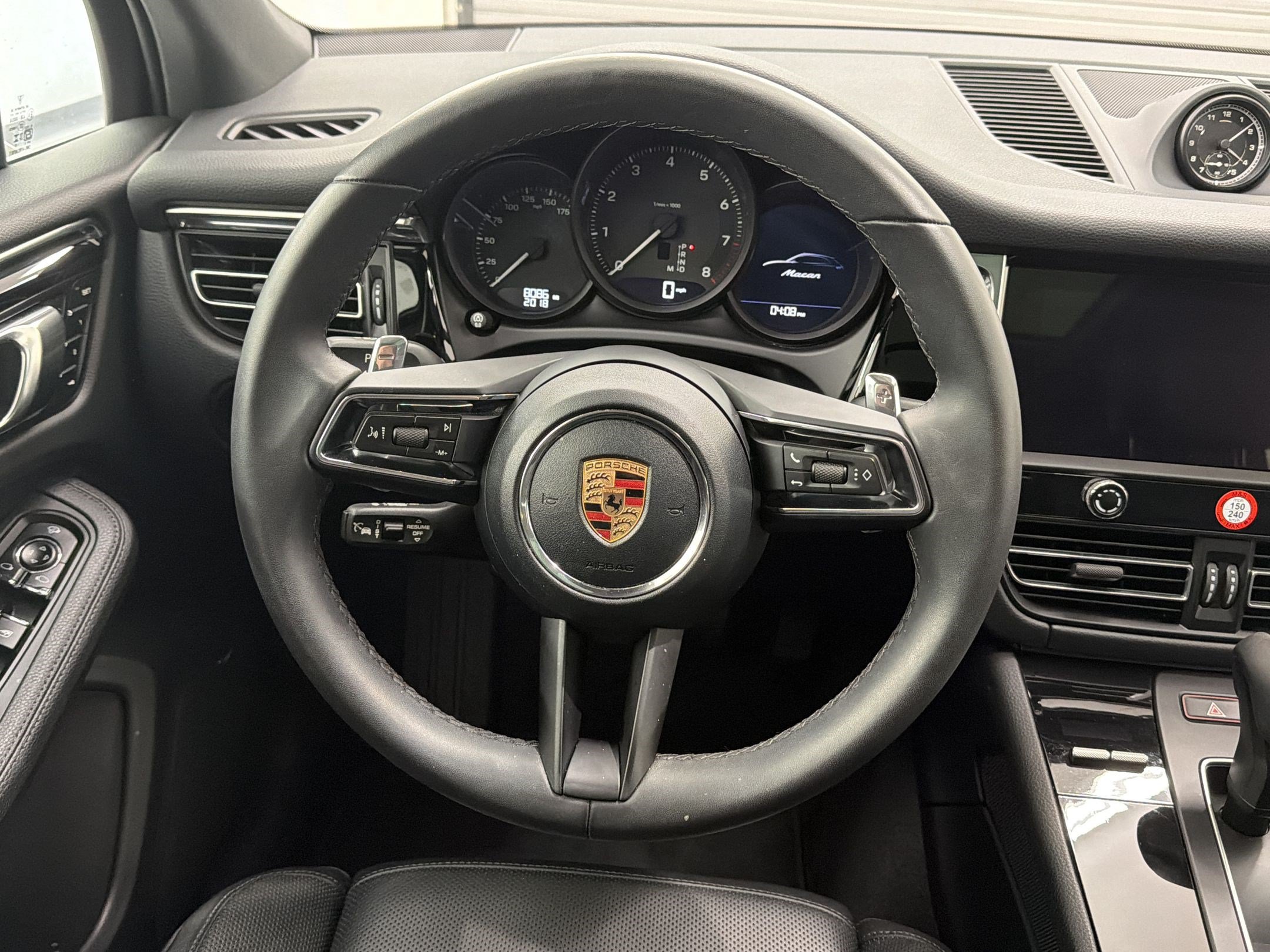 Used 2026 Porsche Macan AWD/4WD image 26