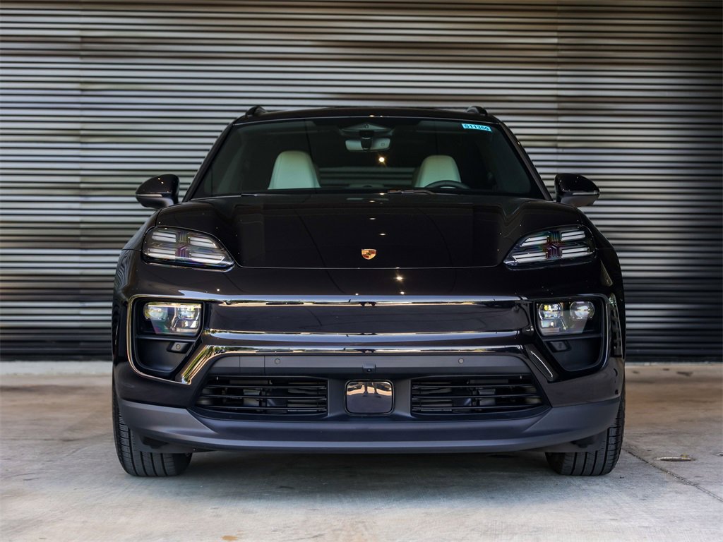 New 2025 Porsche Macan 4 Electric image 10