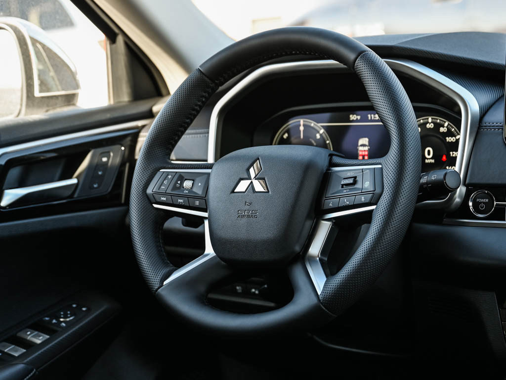 New 2025 Mitsubishi Outlander SEL image 15