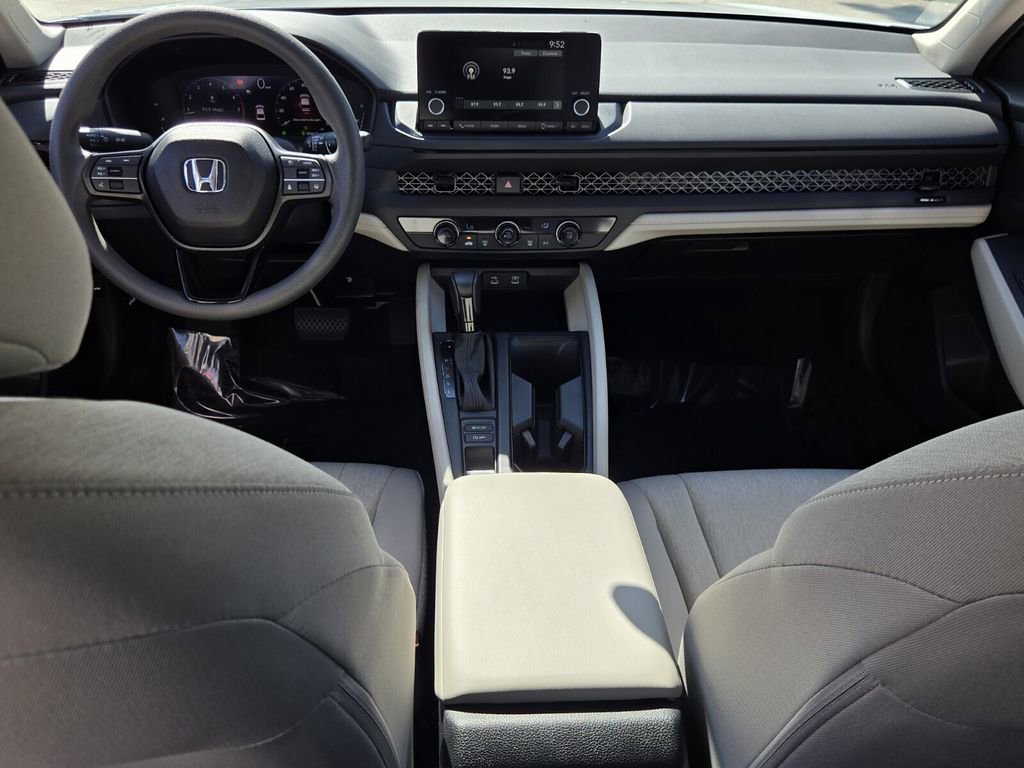 Certified 2025 Honda Accord LX image 13