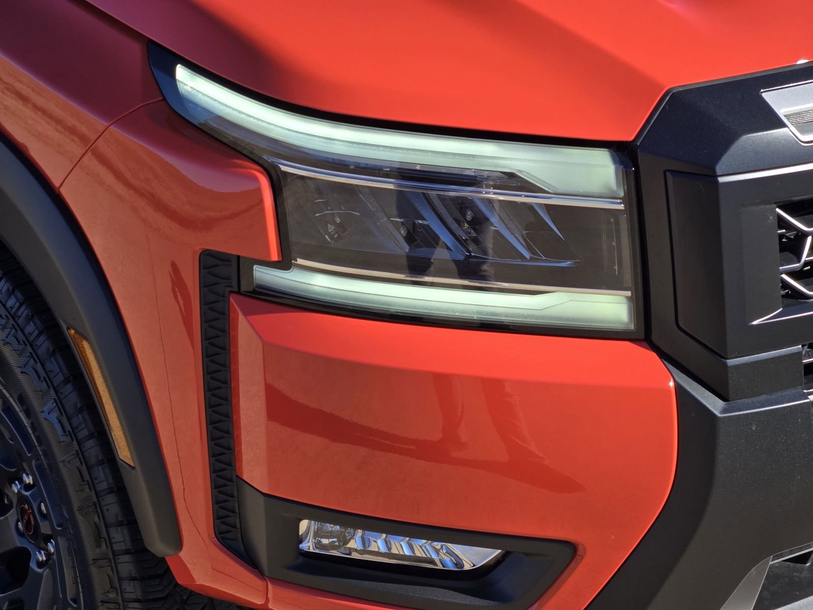 Used 2025 Nissan Frontier PRO-4X image 11