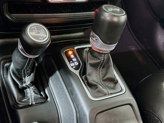 Used 2021 Jeep Wrangler Unlimited Sahara w/ Cold Weather Group image 17