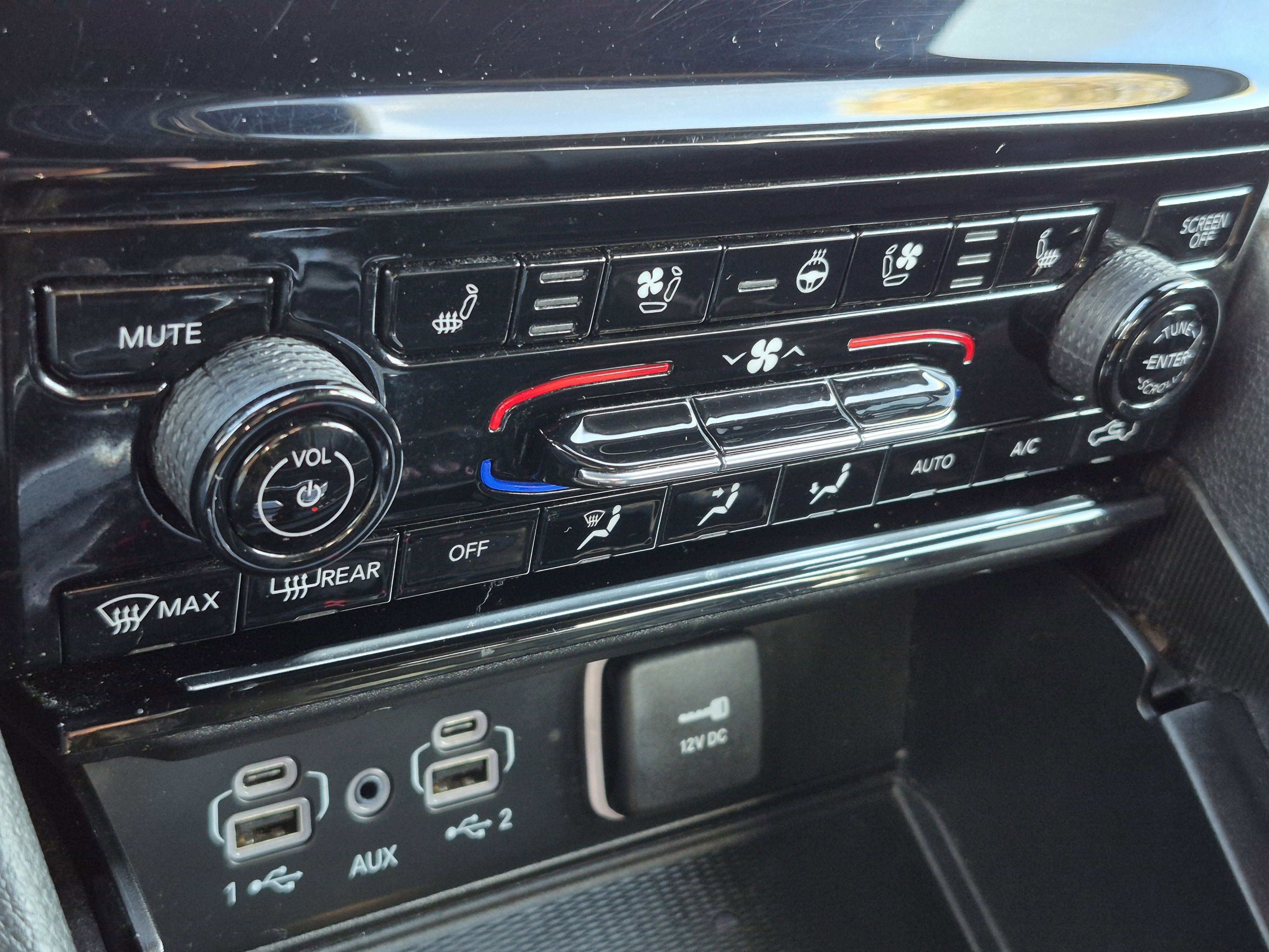 Used 2024 Jeep Grand Cherokee L Limited w/ Luxury Tech Group II image 23