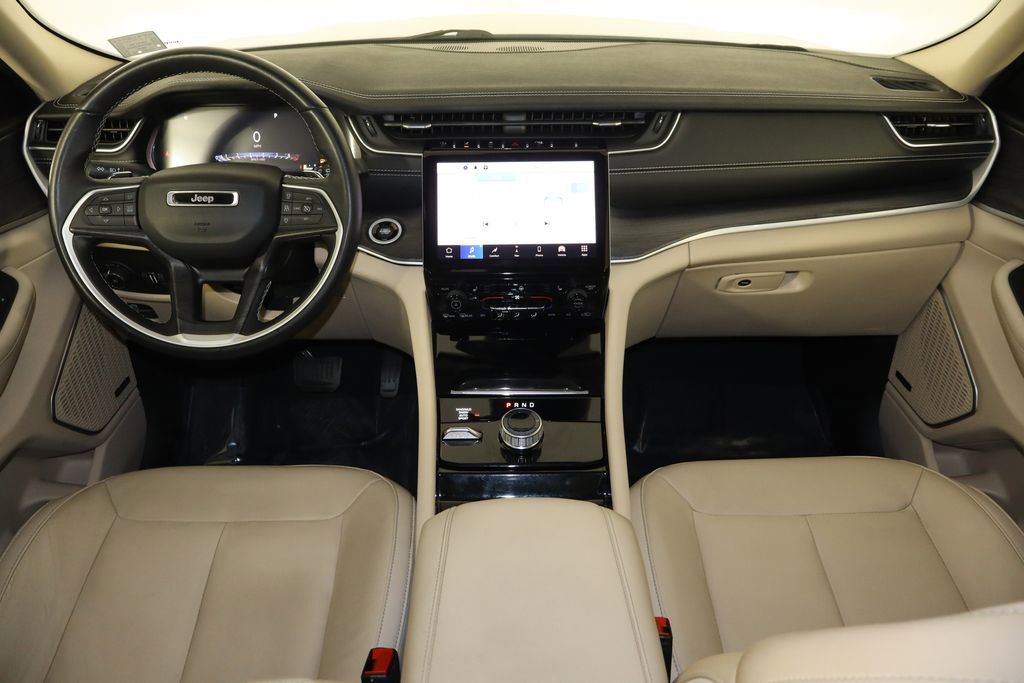 Used 2022 Jeep Grand Cherokee L Limited AWD/4WD image 13