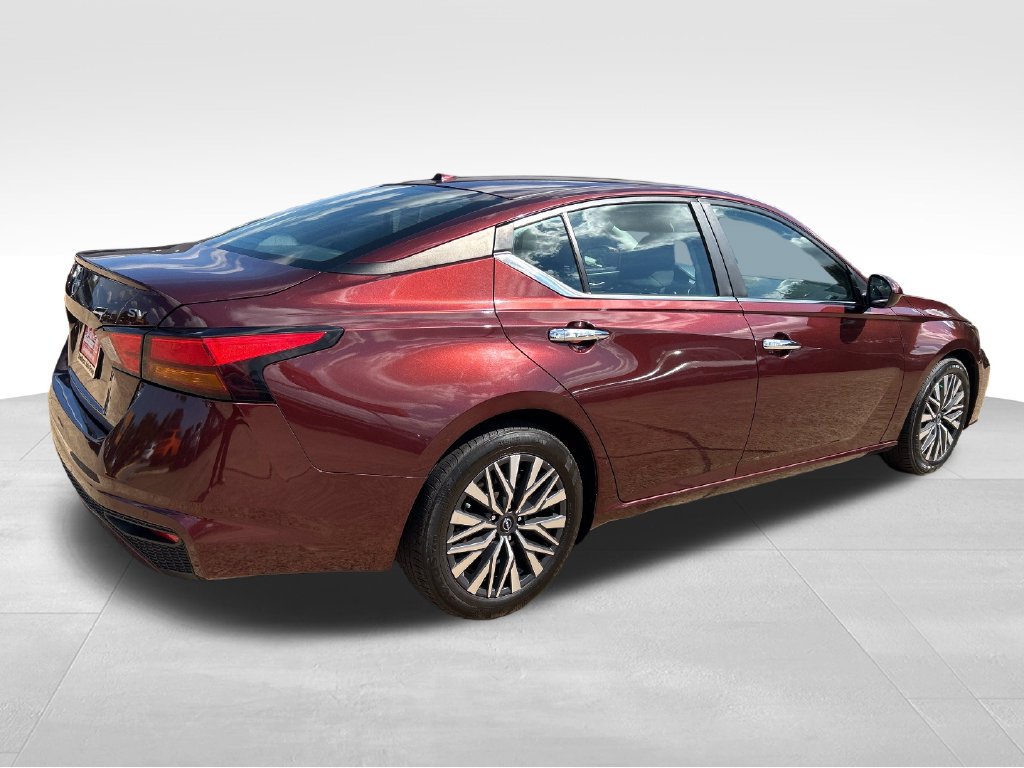 Used 2023 Nissan Altima 2.5 SV FWD image 5