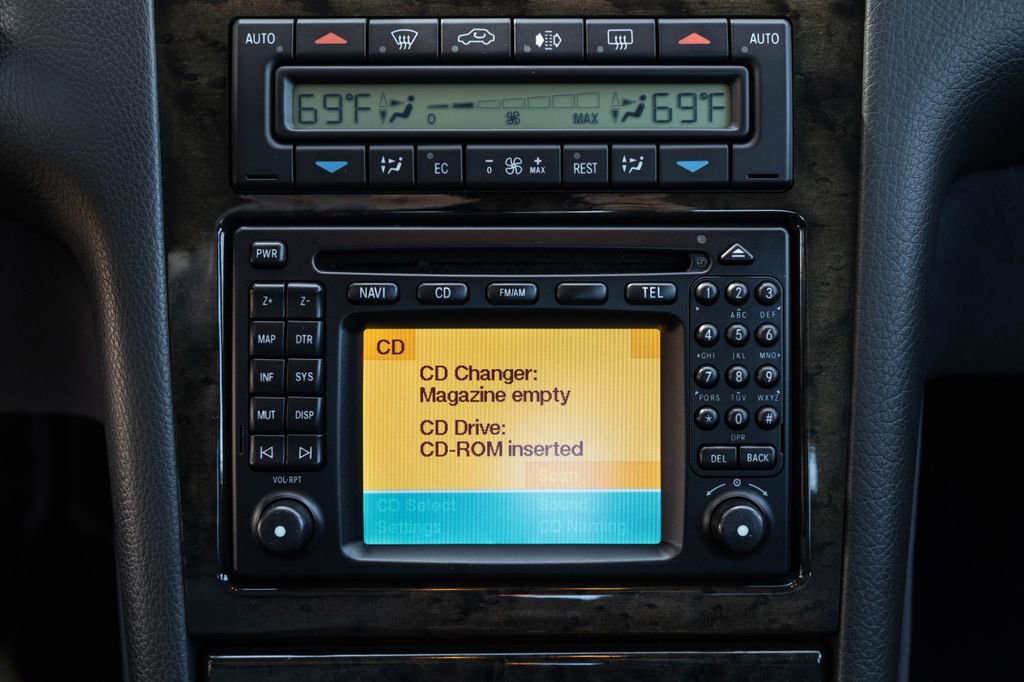 Used 2000 Mercedes-Benz E 55 AMG Sedan image 21