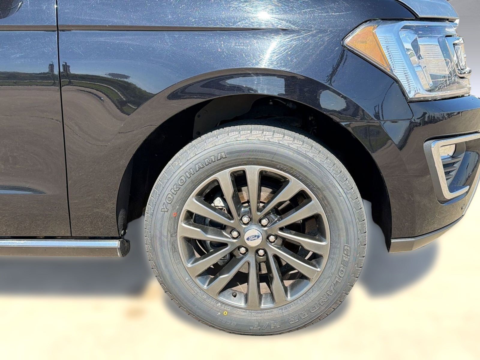 Used 2020 Ford Expedition Limited image 12