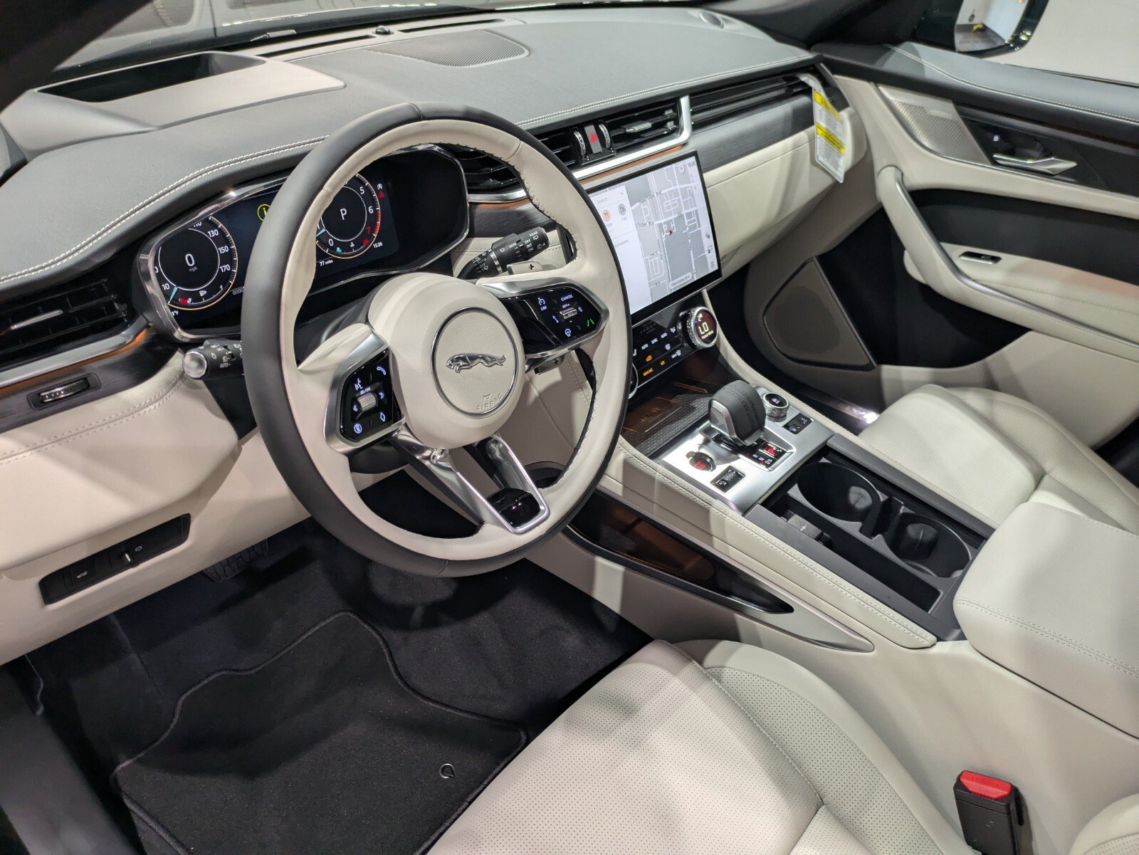New 2026 Jaguar F-PACE R-Dynamic S AWD/4WD image 7