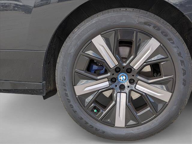 Used 2024 BMW iX xDrive50 w/ Sport Package AWD/4WD image 9