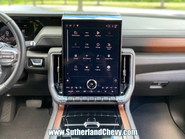Used 2025 GMC Yukon Denali AWD/4WD image 30