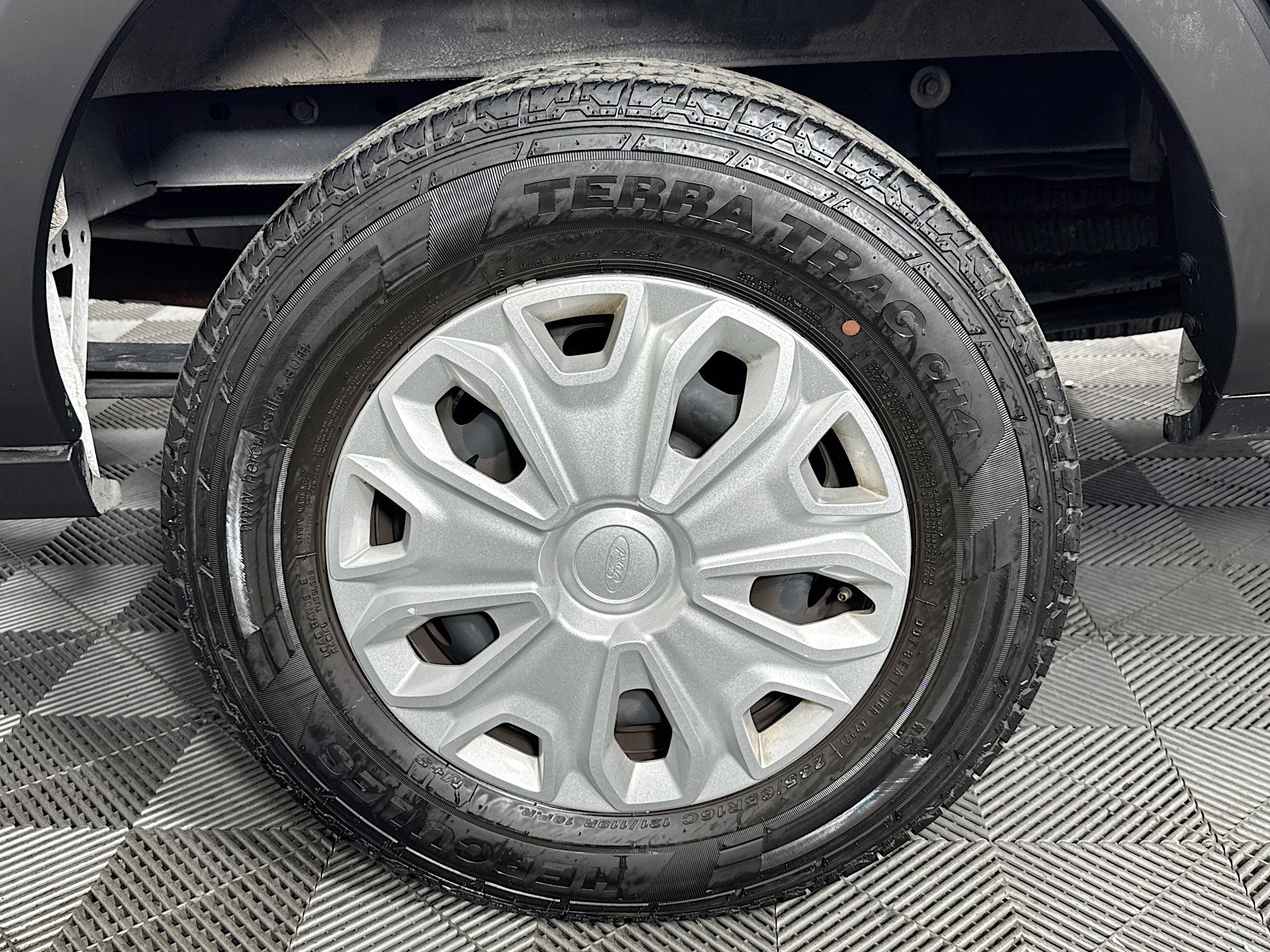 Used 2023 Ford Transit 350 XLT image 32