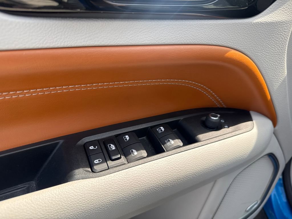 Used 2022 Jeep Compass Limited w/ Sun and Sound Group image 14